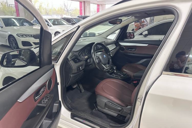 Used BMW 2 Series Gran Tourer 2015 218i Leading Model Interior 1
