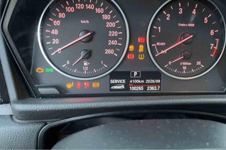 Used BMW 2 Series Gran Tourer 2015 218i Leading Model Interior 2