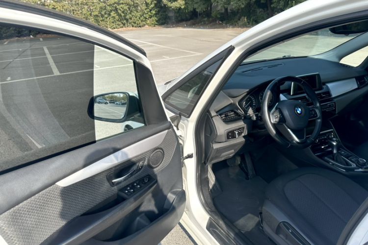 Used BMW 2 Series Gran Tourer 2015 218i Leading Model Interior 2