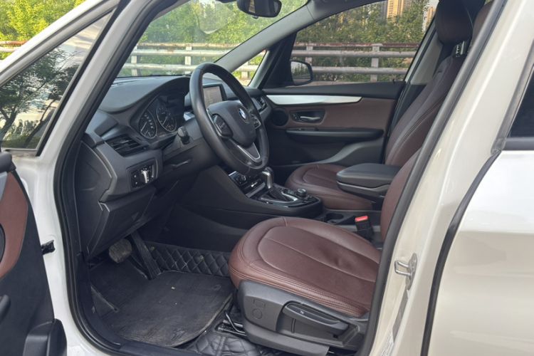 Used BMW 2 Series Gran Tourer 2015 218i Leading Model Interior 3
