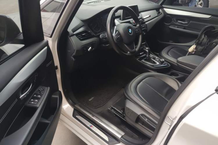 Used BMW 2 Series Gran Tourer 2015 218i Leading Model Interior 3