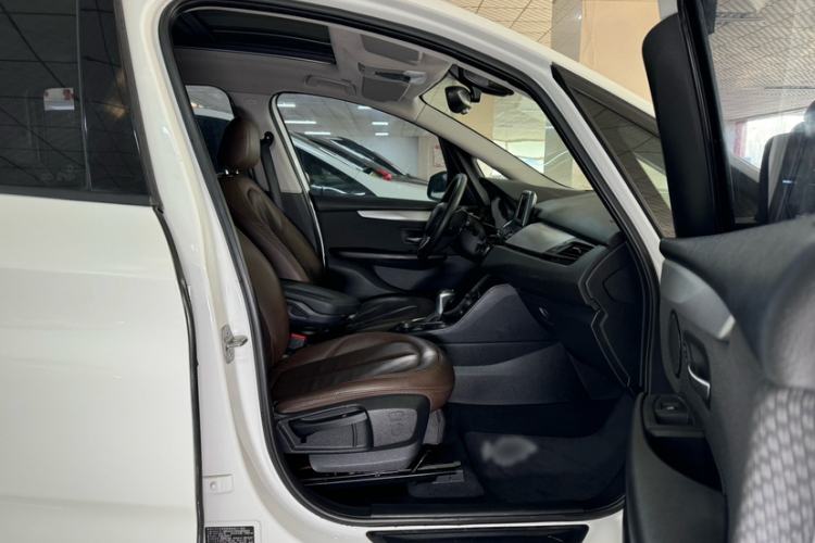 Used BMW 2 Series Gran Tourer 2015 218i Leading Model Interior 4