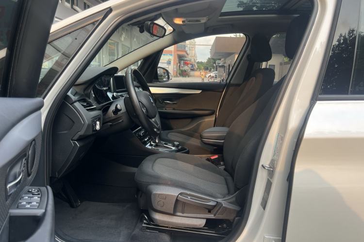 Used BMW 2 Series Gran Tourer 2015 218i Leading Model Interior 4