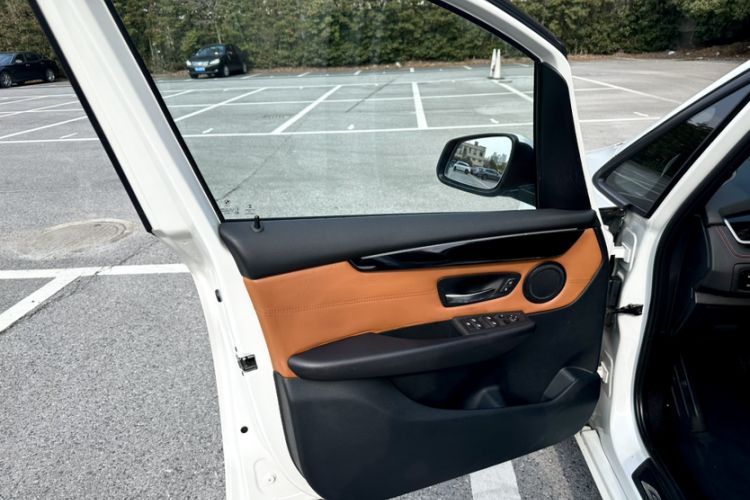 Used BMW 2 Series Gran Tourer 2015 218i Sports Design Package Interior 5