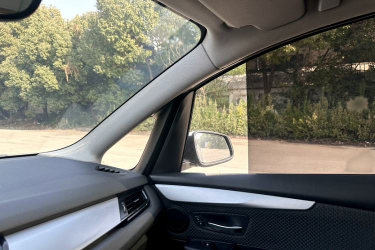 Used BMW 2 Series Gran Tourer 2015 218i Leading Model Interior 5