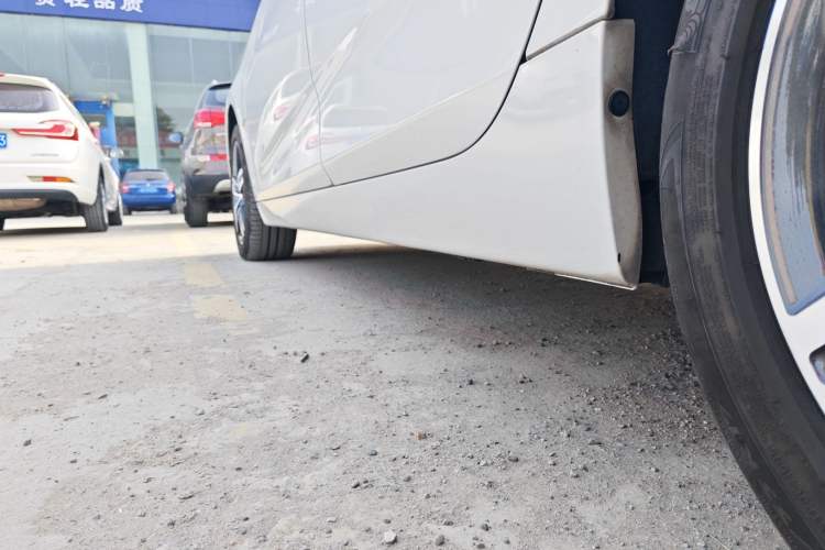 Used BMW 2 Series Gran Tourer 2015 218i Sports Design Package Left Side Sill