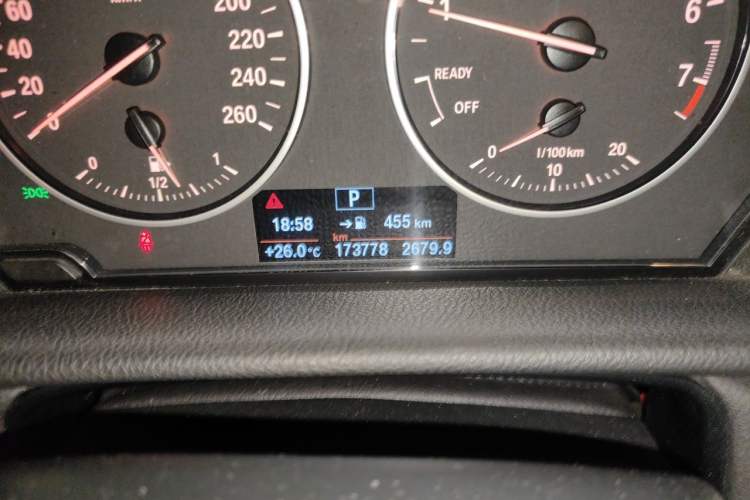 Used BMW 2 Series Gran Tourer 2015 218i Leading Model Odometer Close Up