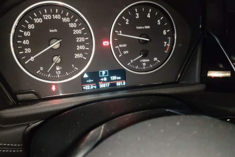 Used BMW 2 Series Gran Tourer 2015 218i Sports Design Package Odometer Close Up