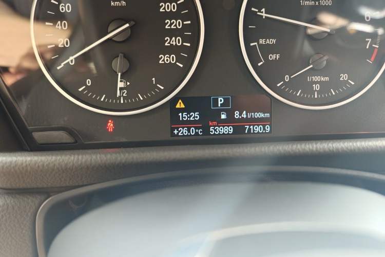 Used BMW 2 Series Gran Tourer 2015 218i Leading Model Odometer Close Up