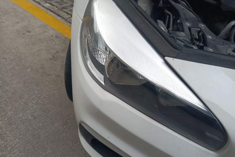 Used BMW 2 Series Gran Tourer 2015 218i Leading Model Right Front Headlight