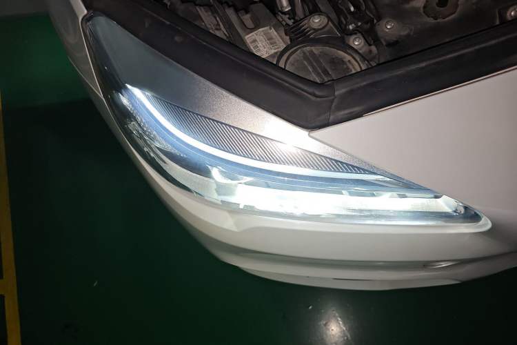 Used BMW 2 Series Gran Tourer 2015 218i Sports Design Package Right Front Headlight