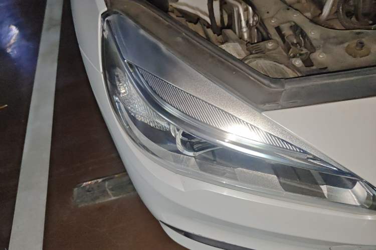 Used BMW 2 Series Gran Tourer 2015 218i Leading Model Right Front Headlight