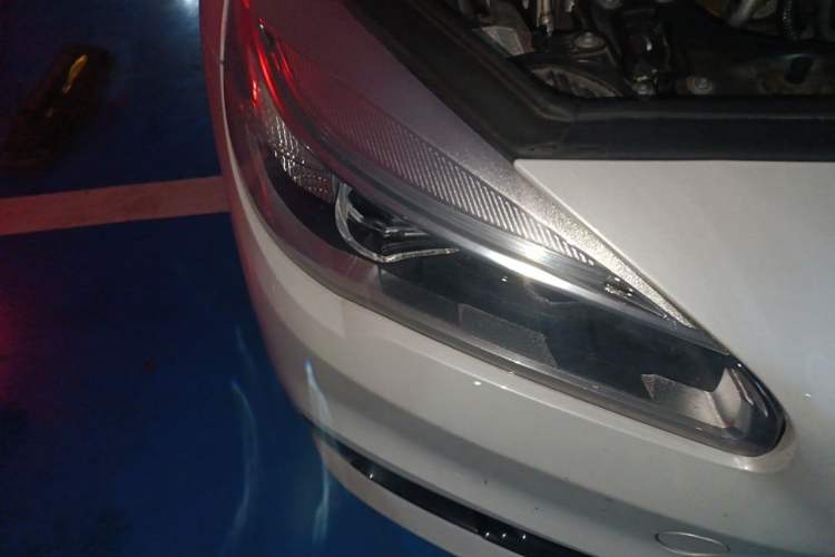 Used BMW 2 Series Gran Tourer 2015 218i Sports Design Package Right Front Headlight