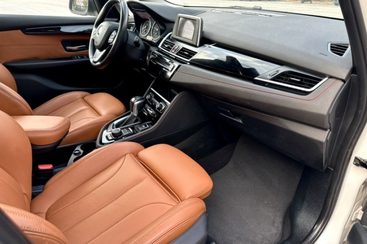Used BMW 2 Series Gran Tourer 2015 218i Sports Design Package Right Front Seat
