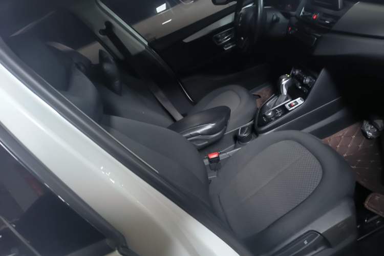 Used BMW 2 Series Gran Tourer 2015 218i Leading Model Right Front Seat