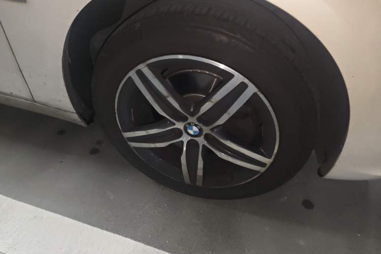 Used BMW 2 Series Gran Tourer 2015 218i Sports Design Package Right Front Wheel Hub