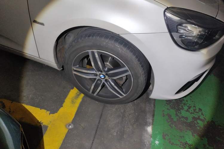 Used BMW 2 Series Gran Tourer 2015 218i Sports Design Package Right Front Wheel Hub