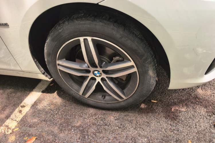 Used BMW 2 Series Gran Tourer 2015 218i Sports Design Package Right Front Wheel Hub