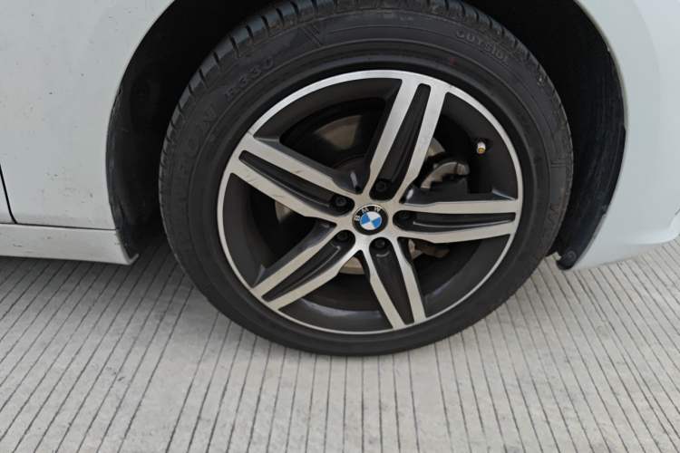 Used BMW 2 Series Gran Tourer 2015 218i Sports Design Package Right Front Wheel Hub
