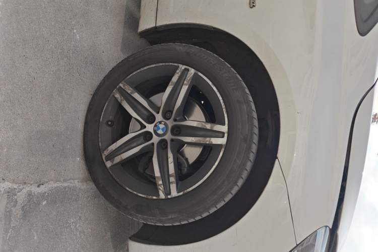 Used BMW 2 Series Gran Tourer 2015 218i Sports Design Package Right Front Wheel Hub