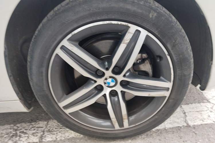 Used BMW 2 Series Gran Tourer 2015 218i Sports Design Package Right Front Wheel Hub