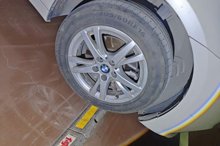 Used BMW 2 Series Gran Tourer 2015 218i Leading Model Right Front Wheel Hub