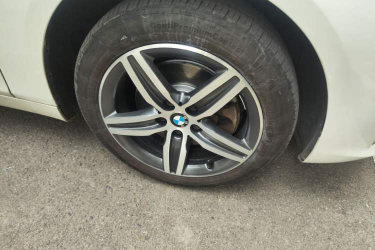 Used BMW 2 Series Gran Tourer 2015 218i Sports Design Package Right Front Wheel Hub