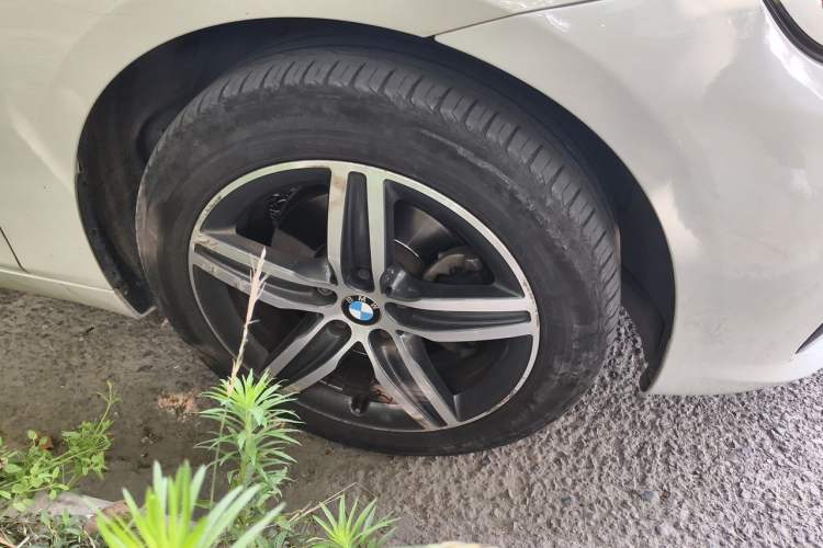 Used BMW 2 Series Gran Tourer 2015 218i Sports Design Package Right Front Wheel Hub