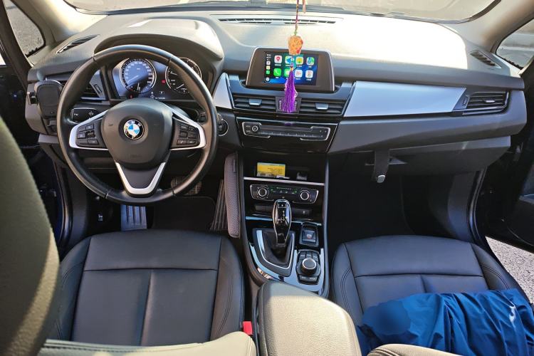 Used BMW 2 Series Gran Tourer 2018 220i Leading Model Center Console