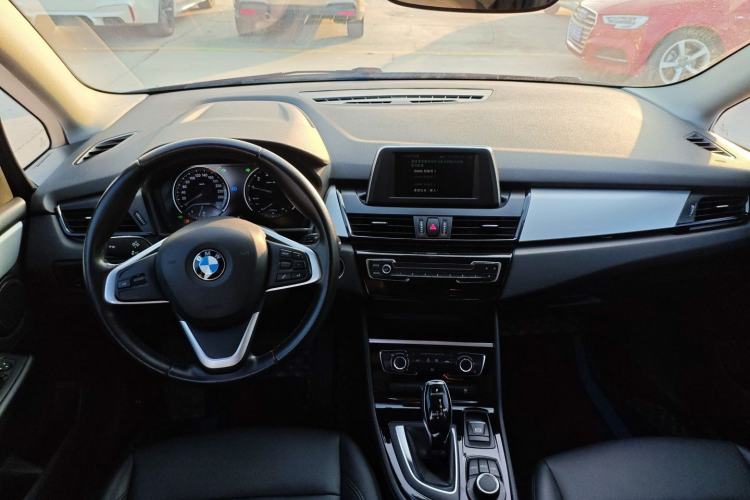 Used BMW 2 Series Gran Tourer 2018 220i Leading Model Center Console