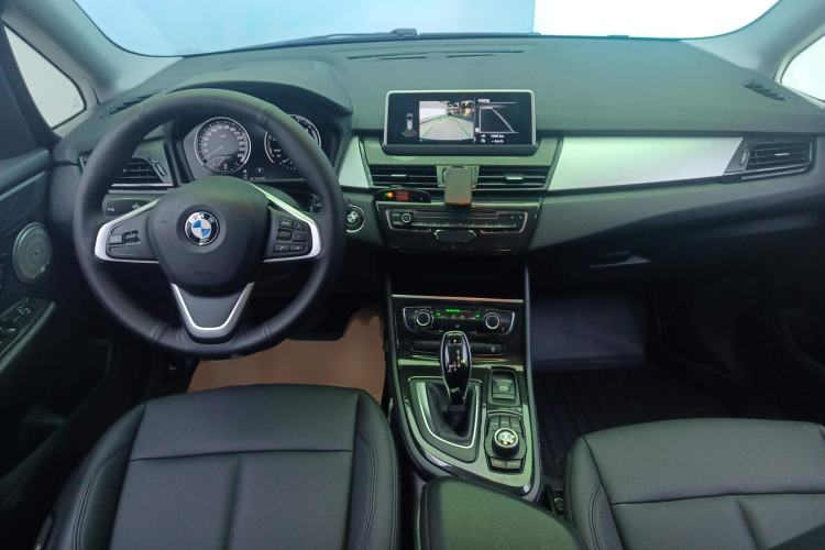 Used BMW 2 Series Gran Tourer 2018 220i Leading Model Center Console