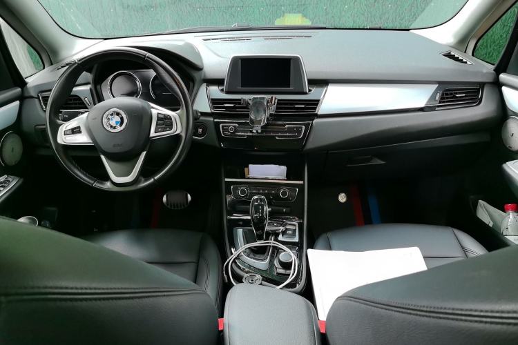 Used BMW 2 Series Gran Tourer 2018 220i Leading Model Center Console