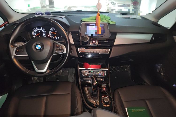 Used BMW 2 Series Gran Tourer 2018 220i Leading Model Center Console