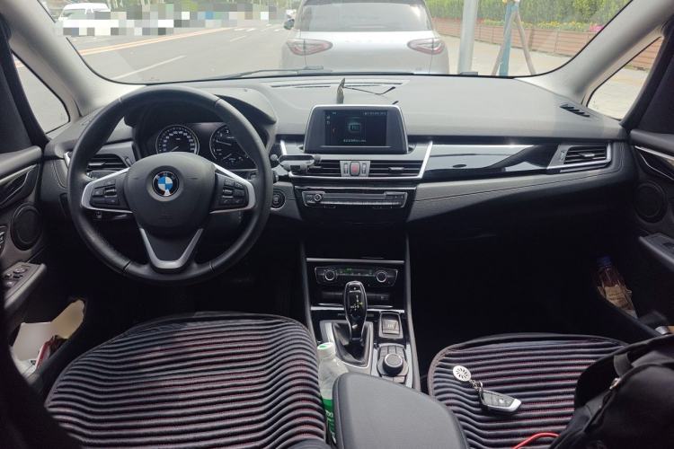 Used BMW 2 Series Gran Tourer 2018 220i Luxury Sports Package Center Console