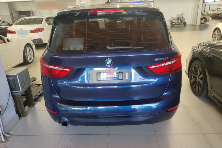 Used BMW 2 Series Gran Tourer 2018 220i Luxury Sports Package Exterior 4