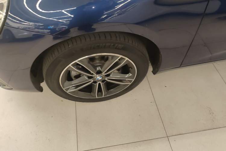 Used BMW 2 Series Gran Tourer 2018 220i Luxury Sports Package Exterior 7