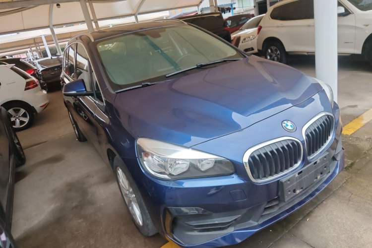 Used BMW 2 Series Gran Tourer 2018 220i Leading Model Front Right 45 Deg