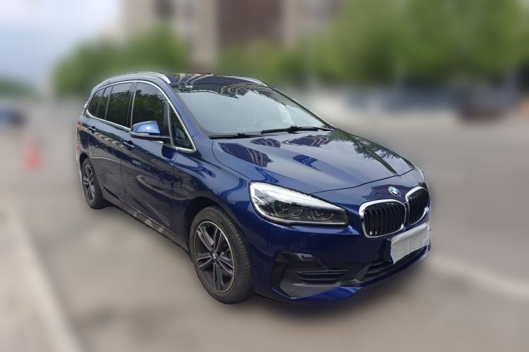 Used BMW 2 Series Gran Tourer 2018 220i Luxury Sports Package Front Right 45 Deg