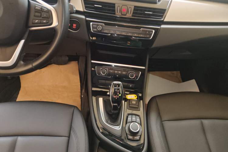Used BMW 2 Series Gran Tourer 2018 220i Leading Model Gear Lever
