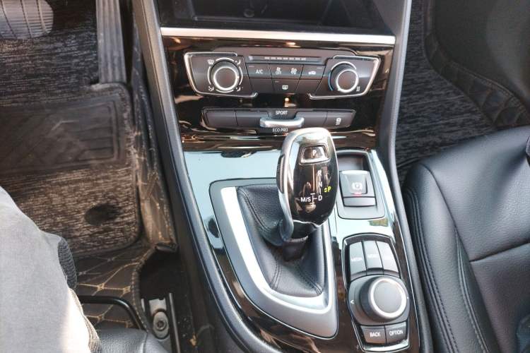 Used BMW 2 Series Gran Tourer 2018 220i Leading Model Gear Lever