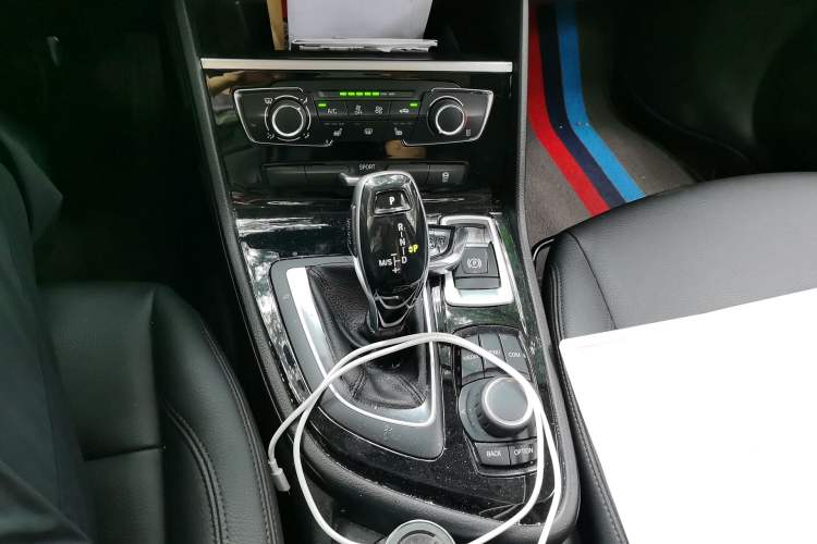 Used BMW 2 Series Gran Tourer 2018 220i Leading Model Gear Lever