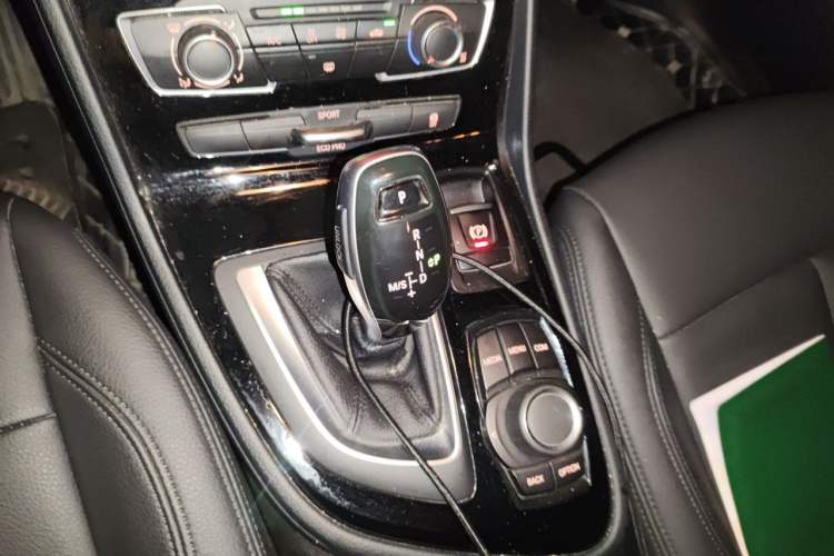 Used BMW 2 Series Gran Tourer 2018 220i Leading Model Gear Lever
