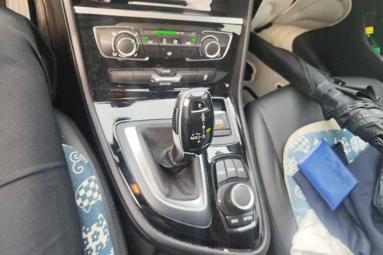 Used BMW 2 Series Gran Tourer 2018 220i Leading Model Gear Lever