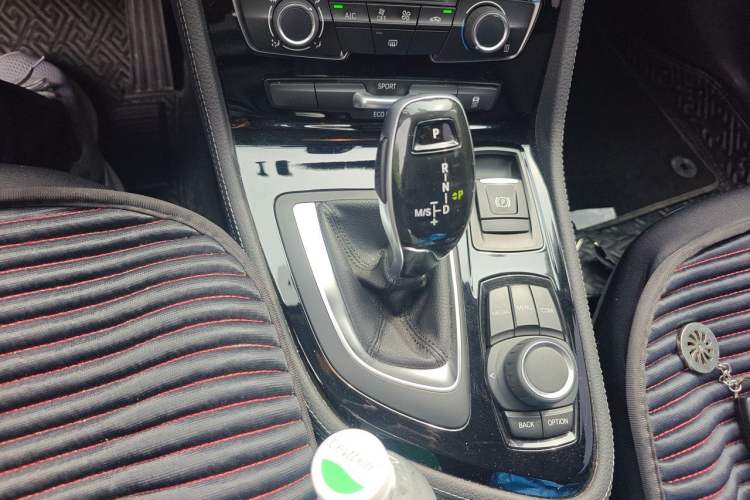 Used BMW 2 Series Gran Tourer 2018 220i Luxury Sports Package Gear Lever