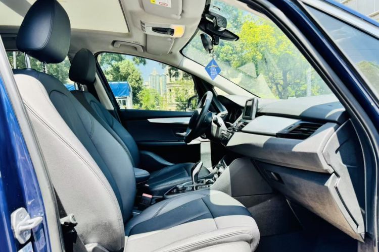 Used BMW 2 Series Gran Tourer 2018 220i Leading Model Interior 4