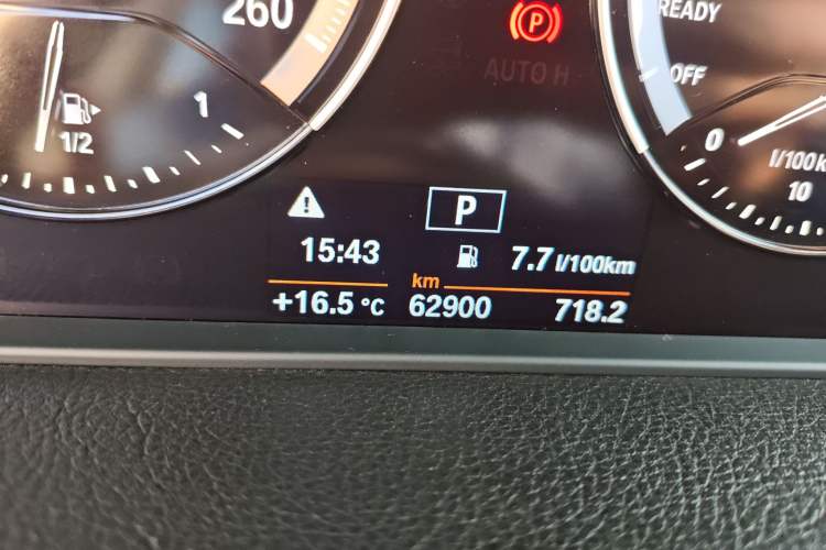 Used BMW 2 Series Gran Tourer 2018 220i Leading Model Odometer Close Up