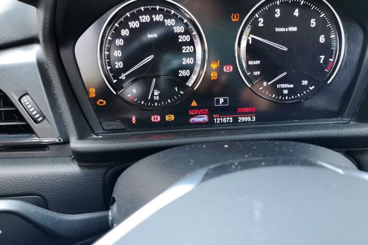 Used BMW 2 Series Gran Tourer 2018 220i Leading Model Odometer Close Up