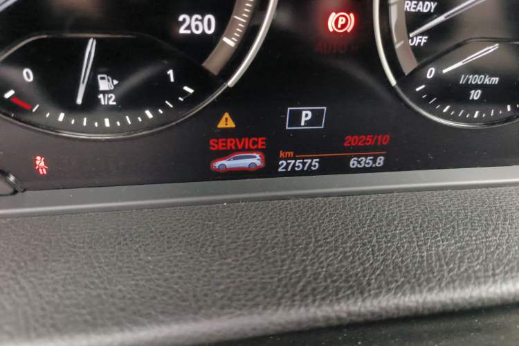 Used BMW 2 Series Gran Tourer 2018 220i Leading Model Odometer Close Up