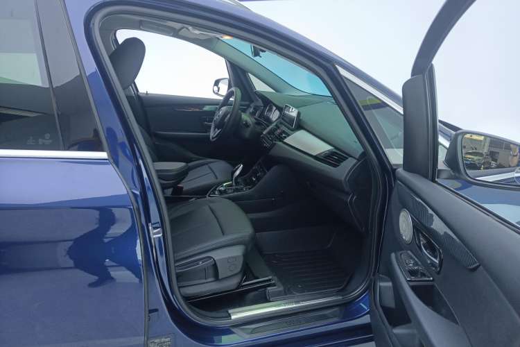 Used BMW 2 Series Gran Tourer 2018 220i Leading Model Right Front Seat
