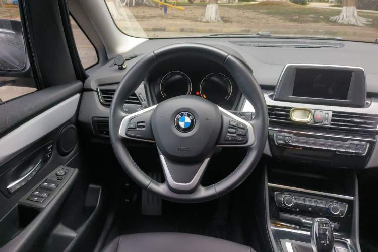 Used BMW 2 Series Gran Tourer 2018 220i Leading Model Steering Wheel